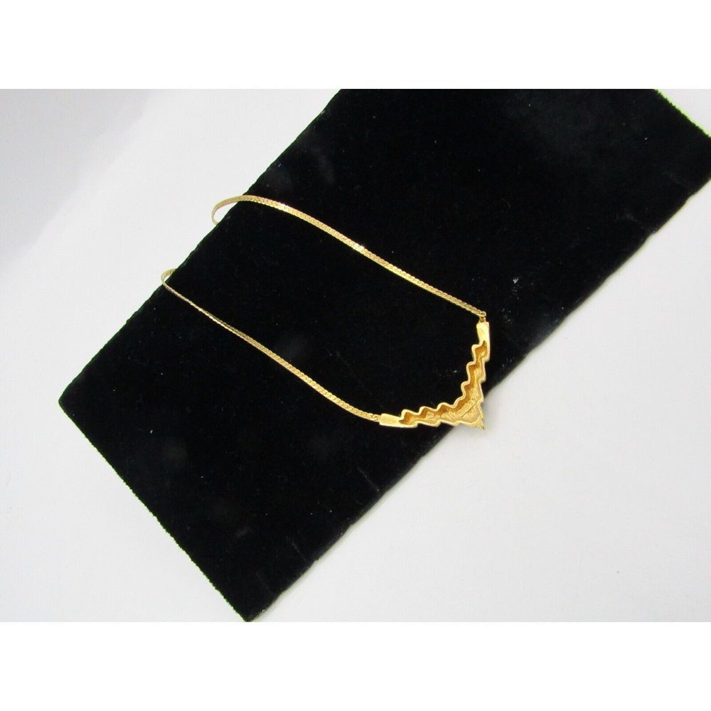 VINTAGE Napier Center V Design Gold Tone Chain Necklace - Picture 4 of 6